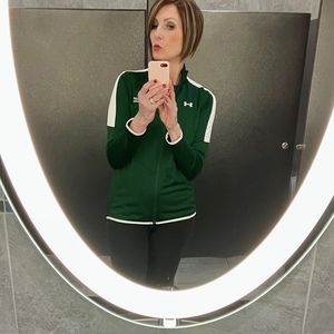 Meet your Posher, Holly